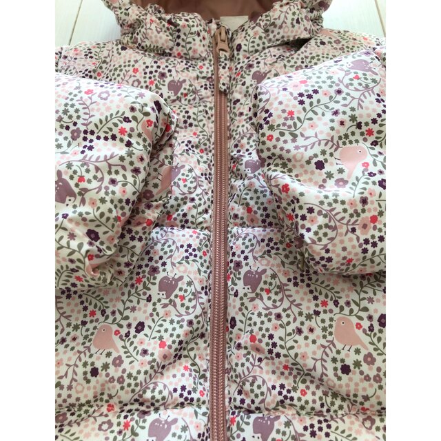 H&M(エイチアンドエム)の女の子♡ ダウンジャケット　アウター　90cm 　 キッズ/ベビー/マタニティのキッズ服女の子用(90cm~)(ジャケット/上着)の商品写真