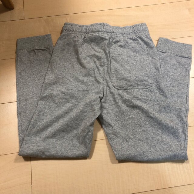 NIKE(ナイキ)のナイキ　スウェットパンツ　140cm 未使用 キッズ/ベビー/マタニティのキッズ服男の子用(90cm~)(パンツ/スパッツ)の商品写真