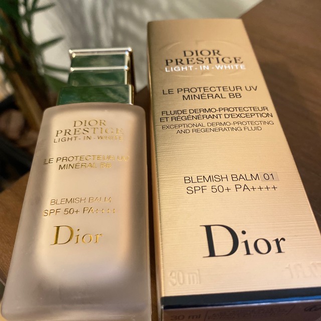 Dior(ディオール)のDIOR プレステージ ミネラル BB 01 コスメ/美容のベースメイク/化粧品(BBクリーム)の商品写真