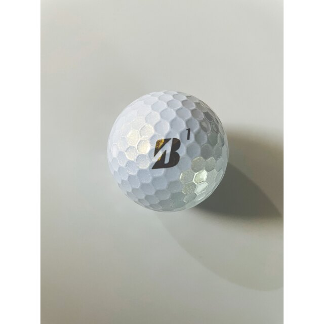 BRIDGESTONE(ブリヂストン)のBRIDGESTONE GOLF  TOUR B ゴルフボール　1ダース スポーツ/アウトドアのゴルフ(その他)の商品写真