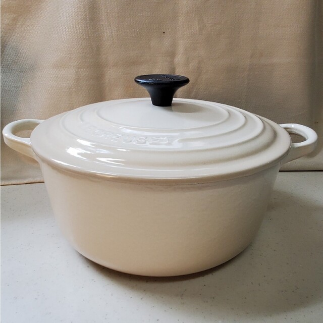 約90mm底径ル・クルーゼ（LECREUSET） ココット・ロンド20cm