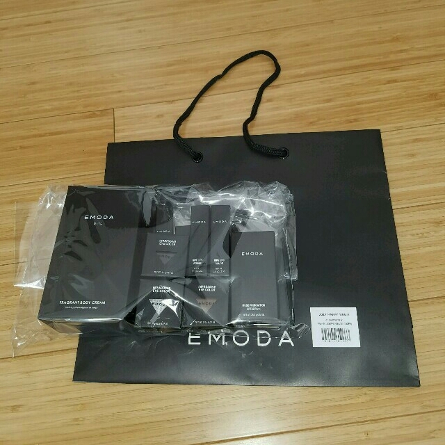 EMODA(エモダ)のエモダ　福袋 コスメ/美容のキット/セット(その他)の商品写真
