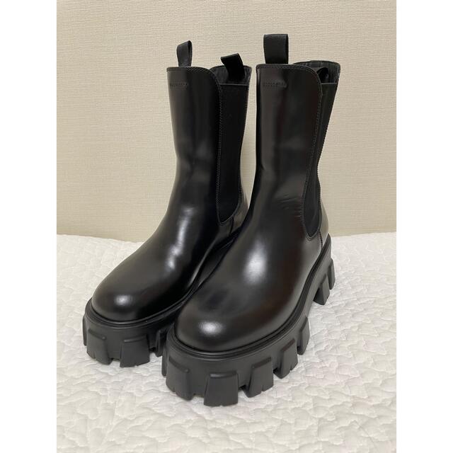 セール限定 プラダ モノリス ブラッシュドレザー チェルシーブーツ 37
