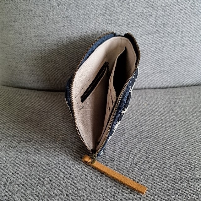 mina perhonen(ミナペルホネン)のミナペルホネンネイビーアネモネL字型財布ポーチ ハンドメイドのファッション小物(財布)の商品写真