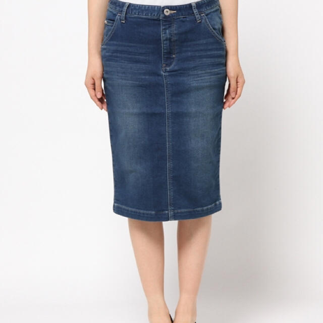 ikka(イッカ)の値下げ可能ikkaタイト デニムスカート レディースのスカート(ひざ丈スカート)の商品写真