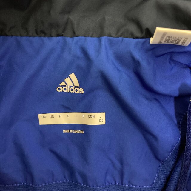 adidas(アディダス)のadidas ジャージ　上着　130㎝　ウインドブレーカー キッズ/ベビー/マタニティのキッズ服男の子用(90cm~)(ジャケット/上着)の商品写真