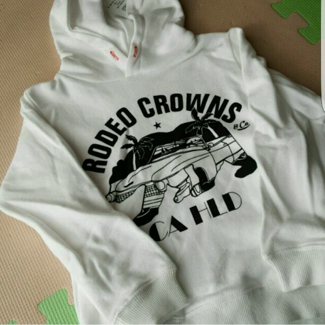 RODEO CROWNS(ロデオクラウンズ)のキッズパーカー キッズ/ベビー/マタニティのキッズ服男の子用(90cm~)(Tシャツ/カットソー)の商品写真