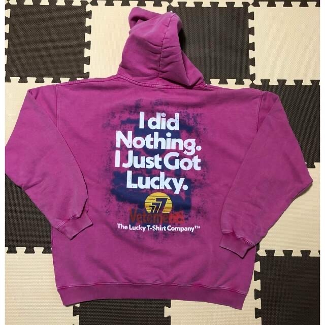 VETEMENTS ヴェトモン "I GOT LUCKY HOODIE"トップス