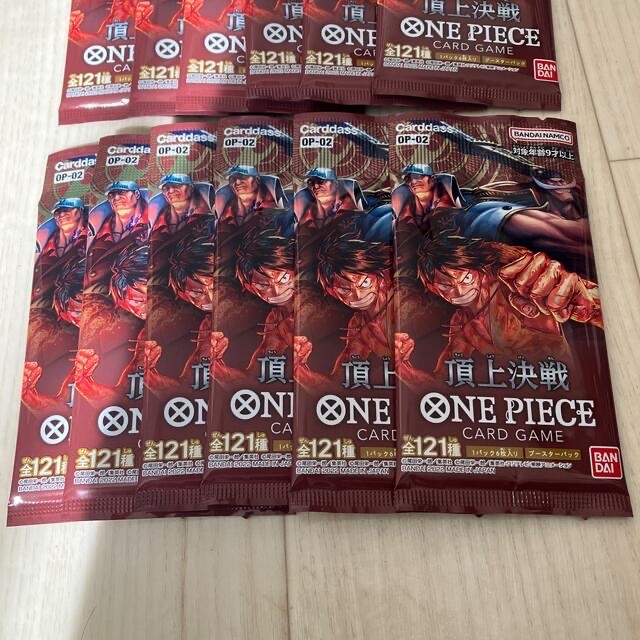 ONE PIECE(ワンピース)のワンピース頂上決戦　12パック＋1　新品未開封 エンタメ/ホビーのトレーディングカード(Box/デッキ/パック)の商品写真