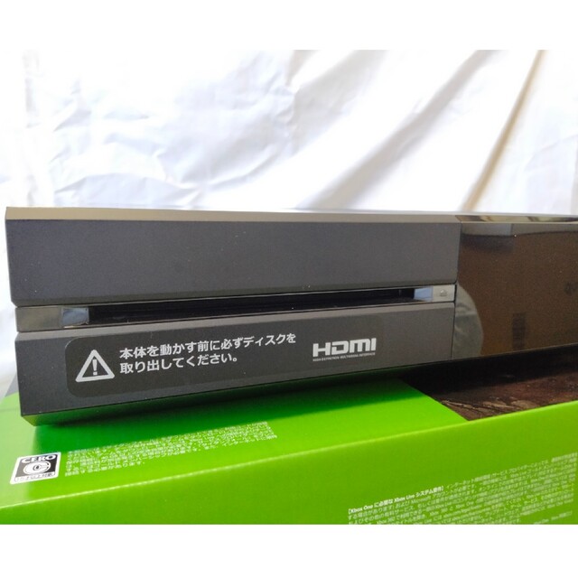 Microsoft(マイクロソフト)のXBOX ONE 本体 500GB エンタメ/ホビーのゲームソフト/ゲーム機本体(家庭用ゲーム機本体)の商品写真