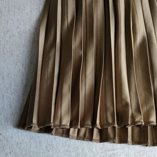 UNIQLO U　プリーツスカート レディースのスカート(ひざ丈スカート)の商品写真