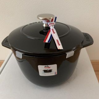 ストウブ(STAUB)の【新品】ストウブ ラ・ココット de GOHAN M 16cm ブラック(鍋/フライパン)