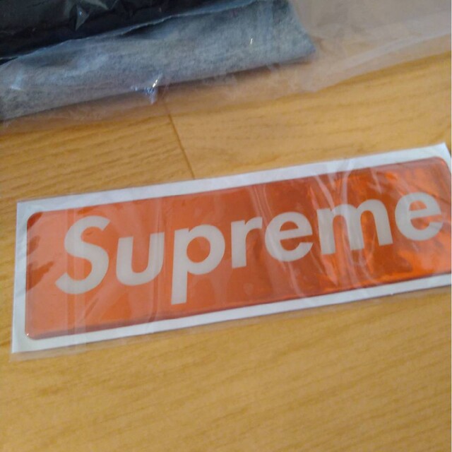 全商品オープニング価格！ Supreme Raised Plastic Box Logo Sticker