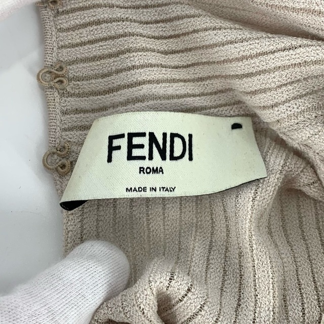 FENDI(フェンディ)のFENDI フェンディ トップス リブ編み ハイネック 春 夏 服 ベージュ    レディース ギフト 美品【中古品】 レディースのトップス(その他)の商品写真