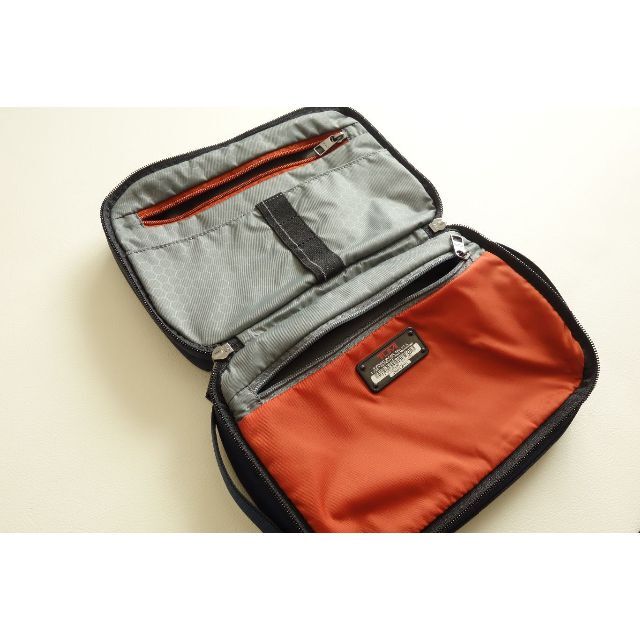 TUMI(トゥミ)の【値下げ】新品 TUMI トゥミ ハンドバック トラベルポーチ ネイビー メンズのバッグ(セカンドバッグ/クラッチバッグ)の商品写真