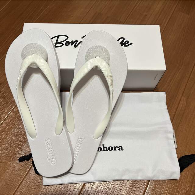 新品未使用⭐︎ ohora ビーチサンダル ホワイト 収納袋付きの通販 by あいどるぱんだ ohora ビーチサンダル