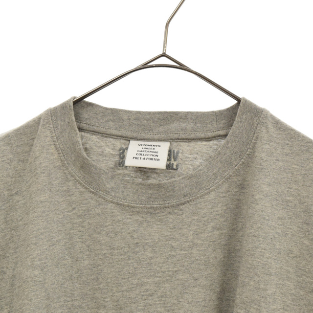 VETEMENTS(ヴェトモン)のVETEMENTS ヴェトモン 22SS Logo Label Tee UE52TR120G ロゴラベル Tシャツ 半袖カットソー ロゴプリント オーバーサイズ メンズのトップス(Tシャツ/カットソー(半袖/袖なし))の商品写真