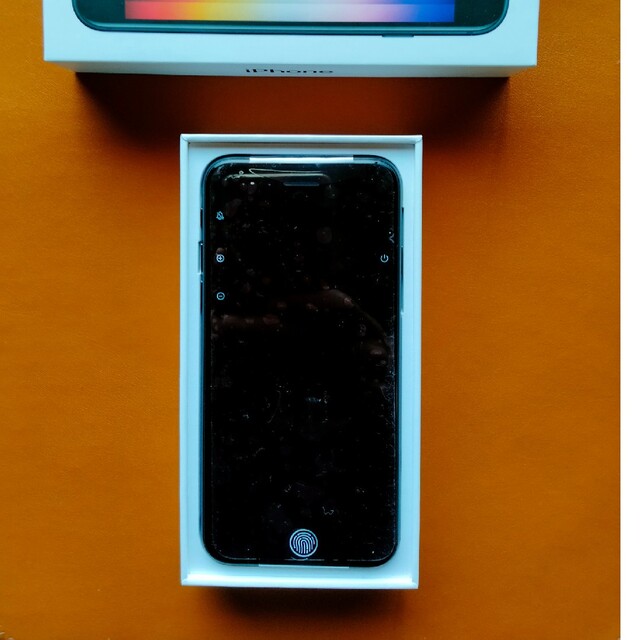 iPhone SE (第3世代) ミッドナイト 64 GB SIMフリースマホ/家電/カメラ