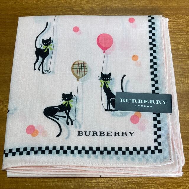 BURBERRY(バーバリー)のバーバリー　ハンカチ　ピンク　ネコ　風船　新品未使用 レディースのファッション小物(ハンカチ)の商品写真