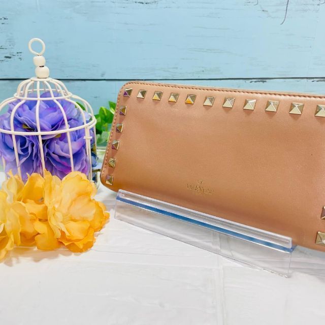 けますので VALENTINO レザーラウンドファスナー長財布 スタッズピンク