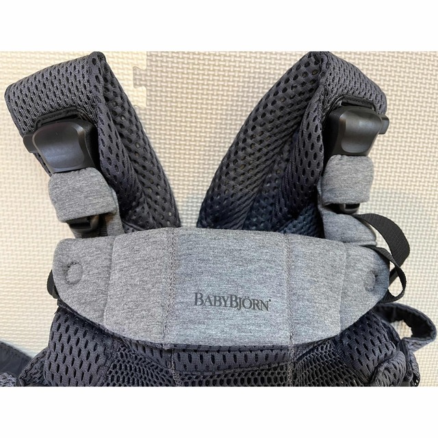 BABYBJORN(ベビービョルン)のBABYBJORNハーモニー抱っこ紐 キッズ/ベビー/マタニティの外出/移動用品(抱っこひも/おんぶひも)の商品写真