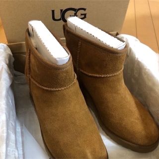 アグ(UGG)のUGG classic femme mini(ブーツ)