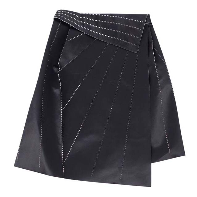 ISSEY MIYAKE(イッセイミヤケ)のイッセイミヤケ ISSEY MIYAKE スカート パンチング フェイクレザー 無地 ボトムス レディース 2(M相当) ブラック レディースのスカート(ひざ丈スカート)の商品写真