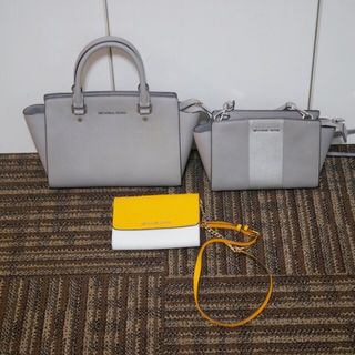 マイケルコース(Michael Kors) ポーチ（グレー/灰色系）の通販 61点