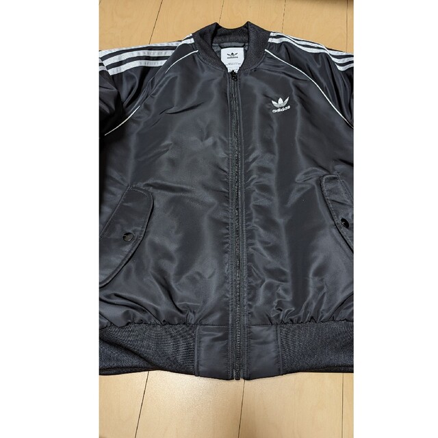 adidas(アディダス)のキルティング SST ボンバージャケット　ＸＬ メンズのジャケット/アウター(ナイロンジャケット)の商品写真