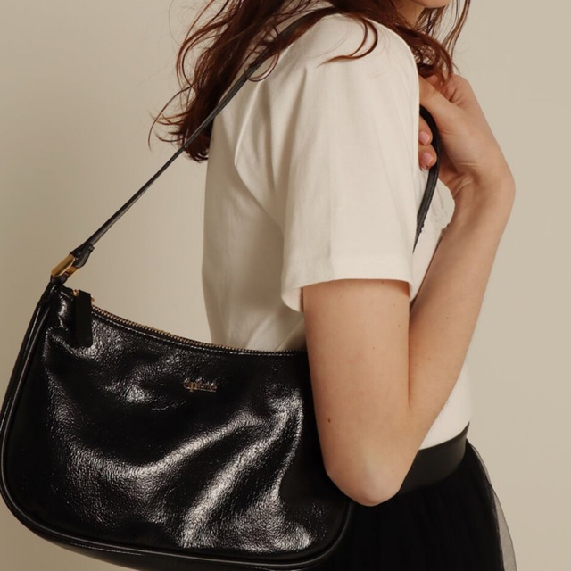 épine(エピヌ)の♡美品♡épine gold logo half moon bag black レディースのバッグ(ショルダーバッグ)の商品写真