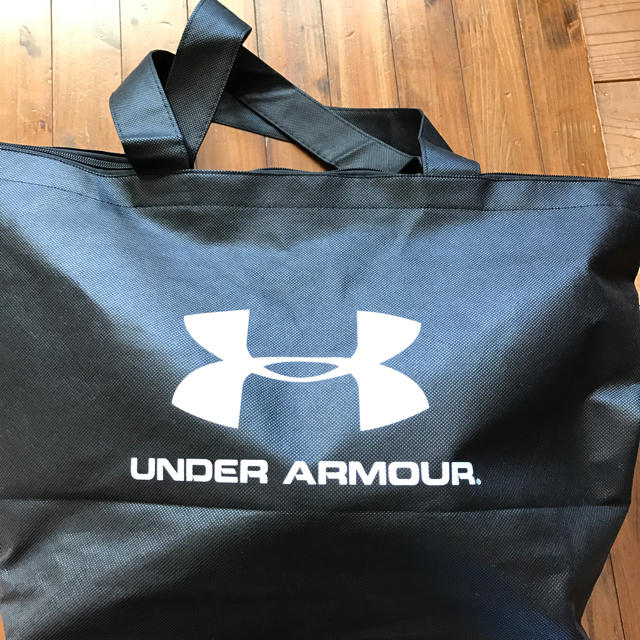 UNDER ARMOUR(アンダーアーマー)のアンダーアーマー福袋 サイズメンズSM スポーツ/アウトドアのトレーニング/エクササイズ(トレーニング用品)の商品写真