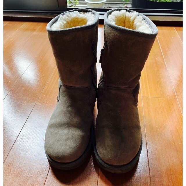 UGG ショートブーツ グレー 23cm | フリマアプリ ラクマ
