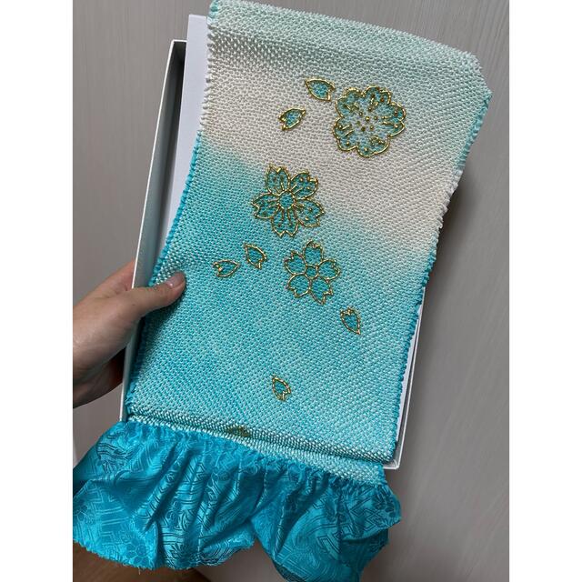 帯揚げ 水色 金色刺繍 成人式や卒業式に！ レディースの水着/浴衣(和装小物)の商品写真