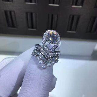 豪華仕様】高貴プリンセス風 モアサナイト リング K18WG ideakonsult.com