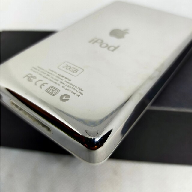 iPod(アイポッド)のApple iPod 20GB 第4世代 A1099 MA079J 正規海外版 スマホ/家電/カメラのオーディオ機器(ポータブルプレーヤー)の商品写真