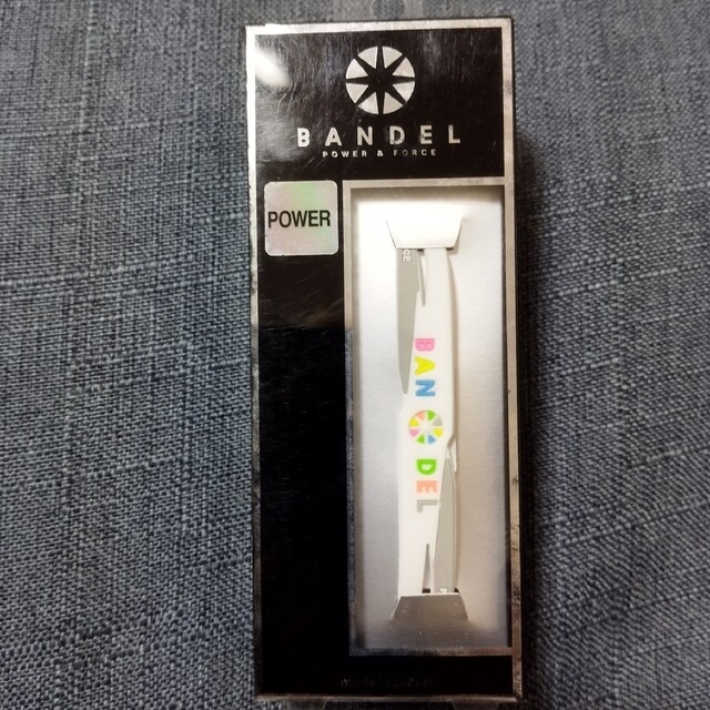 BANDEL(バンデル)のバンデル クロス ブレスレット 白マルチ S 新品 BANDEL プレゼントにも レディースのアクセサリー(ブレスレット/バングル)の商品写真