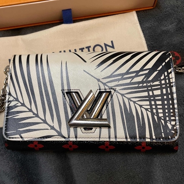 レディース超美品　【 LOUIS  VUITTON 】 ツイスト　チェーンウォレット