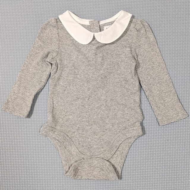 babyGAP(ベビーギャップ)のBaby GAP 襟付き 長袖 ロンパース グレー 6-12month キッズ/ベビー/マタニティのベビー服(~85cm)(ロンパース)の商品写真