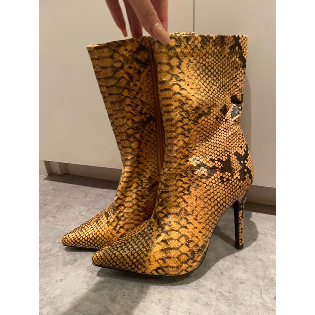 Yellow boots(イエローブーツ)の専用 YELLO オレンジパイソンショートブーツ レディースの靴/シューズ(ブーツ)の商品写真