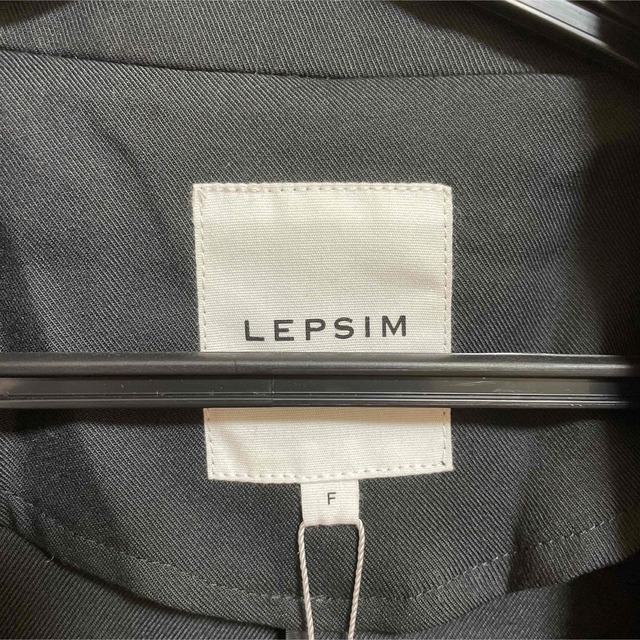 LEPSIM(レプシィム)のLEPSIM  洗えるキナガシポンチョ　ブラック　タグ付き新品 レディースのジャケット/アウター(ポンチョ)の商品写真