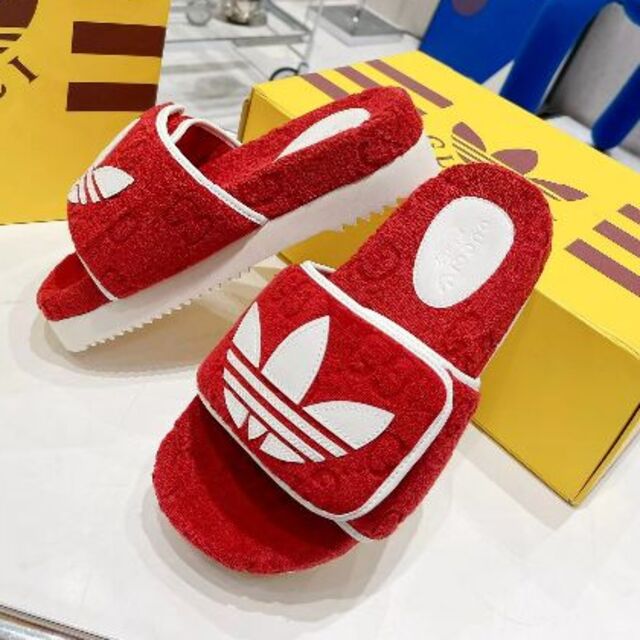 最大70%オフ!adidas×Gucci GG ウィメンズ プラットフォームサンダル