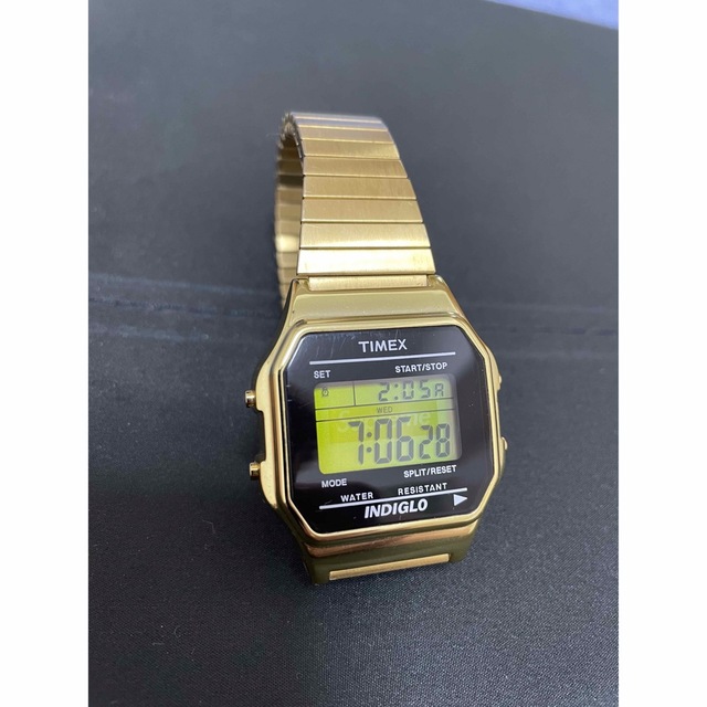 Supreme Timex DigitalWatch ゴールド Supreme Timex DigitalWatch ゴールド