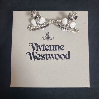 ヴィヴィアン(Vivienne Westwood) ピアス（ホワイト/白色系）の通販 62