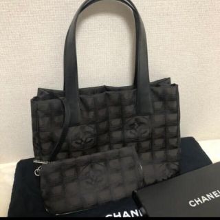 シャネル(CHANEL)の美品シャネル ニュートラベルライン トートバッグとマルチポーチの２点セットです(ハンドバッグ)