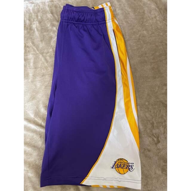 MITCHELL & NESS(ミッチェルアンドネス)のLakers パンツ コービーブライアント バスパン スポーツ/アウトドアのスポーツ/アウトドア その他(バスケットボール)の商品写真