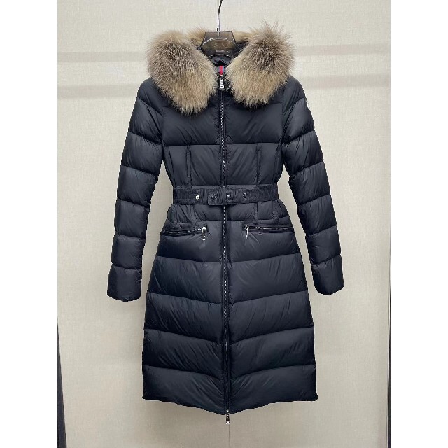 生まれのブランドで MONCLER ウエストベルト ダウン ファー MONCLER