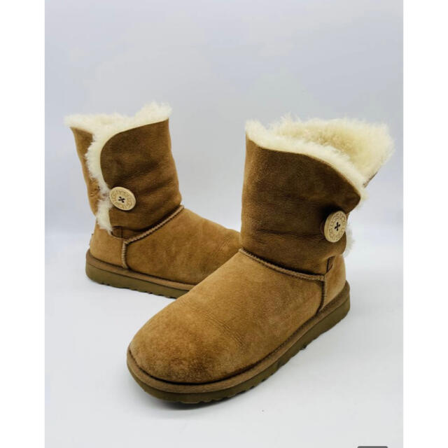 UGG(アグ)のUGG australia 高級クラシックムートンブーツ！キャメル/jp23cm レディースの靴/シューズ(ブーツ)の商品写真