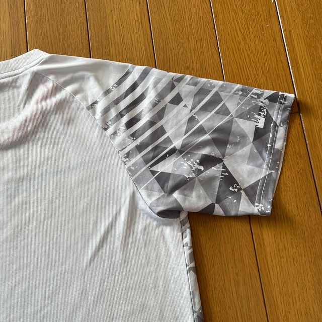 YONEX(ヨネックス)のヨネックスYONEX半袖Tシャツ超美品Oサイズ スポーツ/アウトドアのスポーツ/アウトドア その他(バドミントン)の商品写真