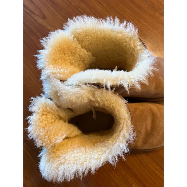 UGG(アグ)のUGG ブーツ　アグ キッズ/ベビー/マタニティのキッズ靴/シューズ(15cm~)(ブーツ)の商品写真