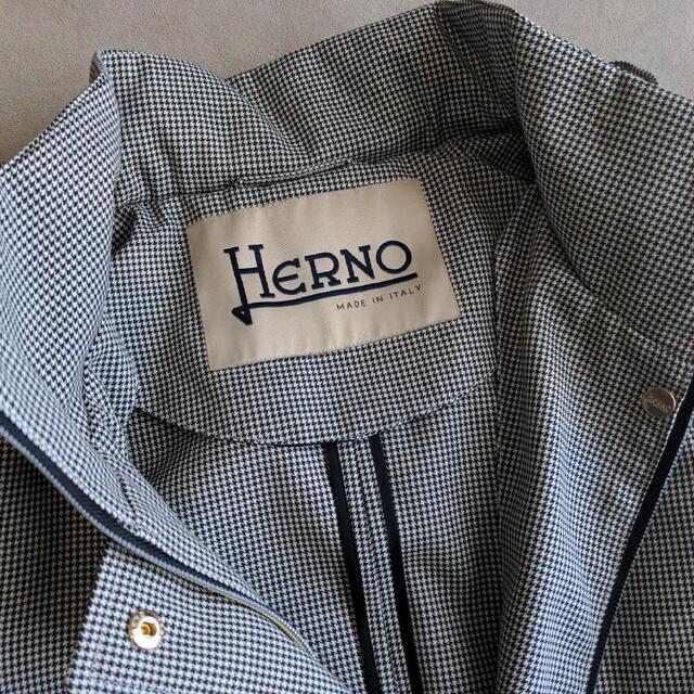 HERNO(ヘルノ)のシューマ子様専用　HERNO　コート　ジャケット　38 レディースのジャケット/アウター(ロングコート)の商品写真